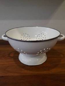 lot 59 image: Vintage White Enamel Pasta Strainer Colander & Petite Vintage Endurance 1878 Chinese Stainless Steel Pasta Strainer Colander