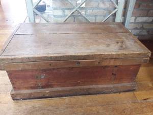 lot 143 image: ANTIQUE AWESOME TRUNK This thing is an amazing find. Very Old 
