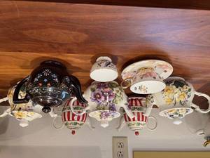 lot 62 image: Large Lot Of Beautiful Teapots