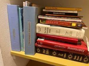 lot 178 image: LARGE LOT OF BOOKS...