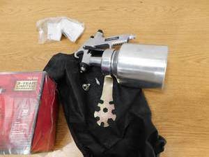 lot 52 image: Husky Siphon Feed General Purpose Spray Gun