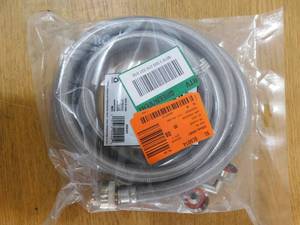 lot 148 image: Everbilt 4 ft. Polymer Coated Stainless Steel Washing Machine Connector (2-Pack)