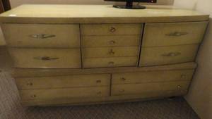 lot 178 image: Dresser 10 Drawers