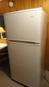lot 187 image: Magic Chef Fridge & Freezer