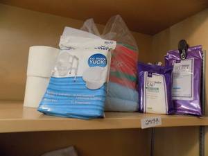 lot 259 image: Lot of Bathroom Items
