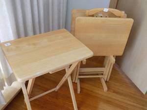 lot 3 image: Wooden TV Tray Set With Stand