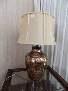lot 6 image: Lamp With Shade