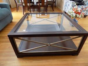 lot 8 image: Coffee Table