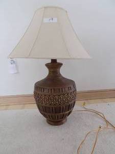 lot 19 image: Lamp With Shade