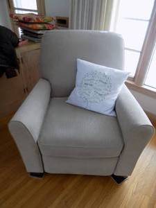 lot 21 image: Chair