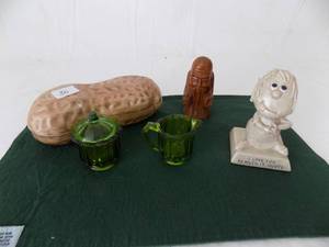lot 30 image: Misc. Knickknacks