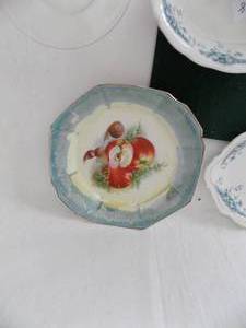 lot 38 image: Lot of Platters