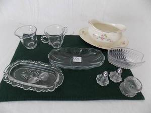 lot 39 image: Lot of Glassware