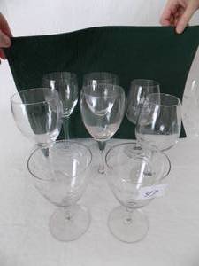 lot 43 image: Lot of Wine Glasses