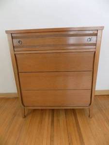 lot 55 image: Vintage Wooden Dresser 4 Drawers