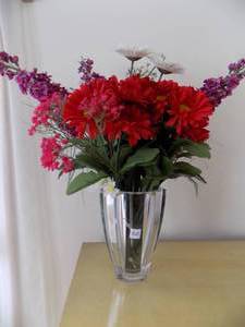 lot 60 image: Glass Vase