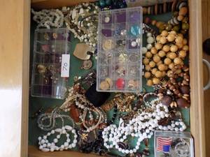 lot 70 image: Large Lot of Costume Jewelry