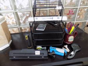 lot 82 image: Lot of Office Supplies