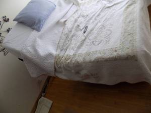 lot 83 image: Power Bed & Bed Spread Glideaway (Works Great)