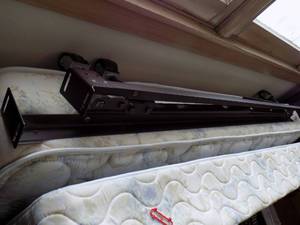 lot 92 image: Twin Size Frame Free Mattress
