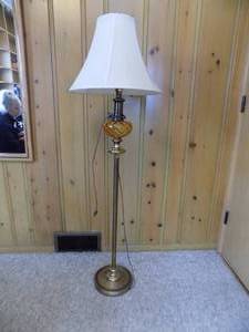 lot 134 image: Vintage Floor Lamp