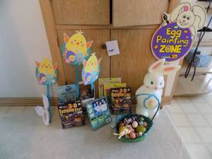 lot 142 image: Lot of Easter Decor
