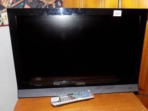 lot 160 image: Vizio Flat Screen 26