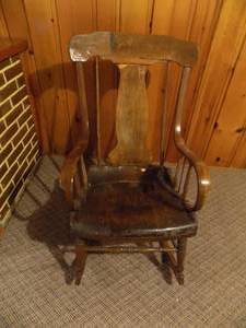 lot 164 image: Antique Rocker