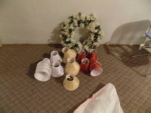 lot 175 image: Lot of Little Lamp Shades & Wreath