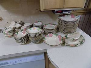 lot 230 image: Lot of Francisan Desert Rose Set