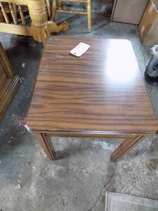 lot 315 image: Wooden End Table