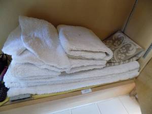 lot 264 image: Lot of Bath Rugs