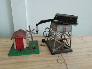 lot 10 image: Vintage Lionel Crane