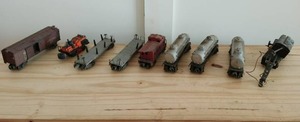 lot 11 image: Collection Of Misc. Lionel Train Cars