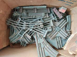 lot 168 image: Collection Of Lionel Train Tracks