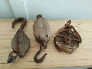 lot 182 image: Vintage Block And Tackle And Pully