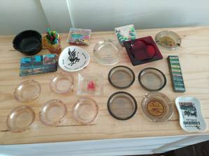 lot 200 image: Collection Of vintage Ashtrays And Cocktail Items