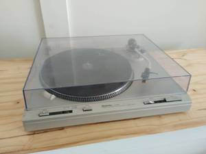 lot 216 image: Technics SL-B205 Turntable