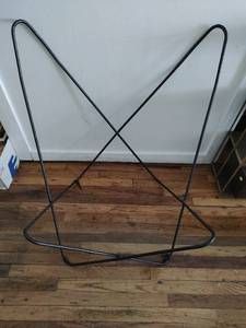 lot 129 image: Vintage Butterfly Chair Frame