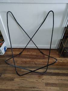 lot 130 image: Vintage Butterfly Chair Frame