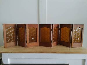 lot 137 image: Set of Vintage Shutters