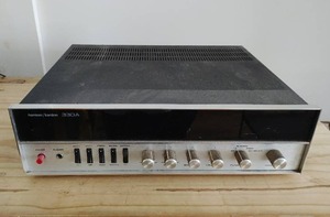 lot 4 image: HarmonKardon 330A Stereo Receiver