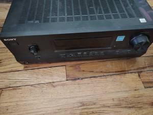 lot 219 image: Sony Receiver STR-DH500