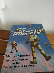 lot 233 image: Vintage Starship Troopers Bookcase Game