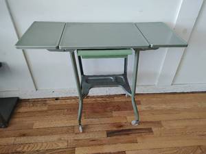 lot 23 image: Vintage Green Metal Cart on Wheels