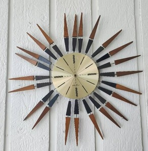 lot 5 image: Vintage Seth Thomas Starburst Clock