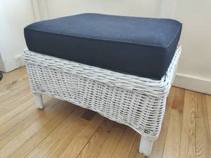 lot 24 image: Wicker Ottoman with Cushion