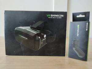 lot 19 image: VR Shinecon Virtual Reality Glasses with Astoria VR Wireless Remote Control