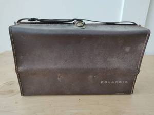 lot 57 image: Vintage Polaroid Automatic 225 Land Camera