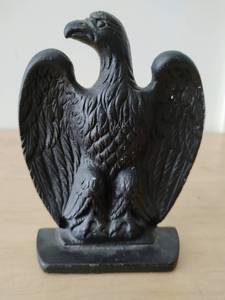 lot 58 image: Vintage Eagle Bookend